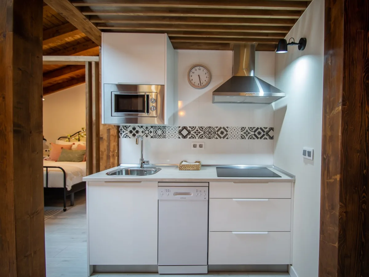 Cocina equipada del ático KARA