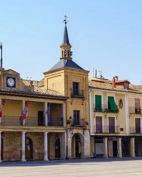 Plaza Mayor de El Burgo de Osma con el Ayuntamiento