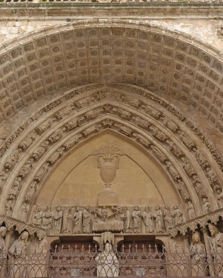 Portada gótica de la catedral de El Burgo de Osma