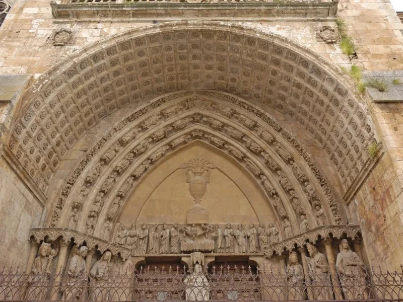 Portada de la catedral